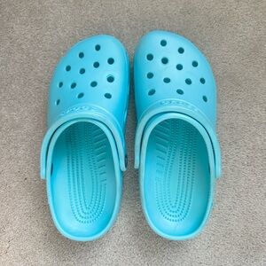 CROCS Unisex Turquoise Classic Clogs Women’s 8/ Men’s 6